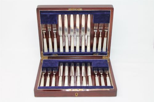 Quality Mahogany Cased Canteen of Silver Plate Dessert Knives and Forks