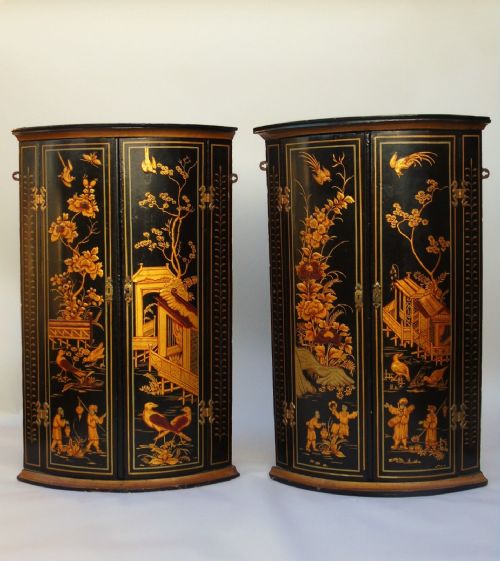 Outstanding Pair of 19th Century Chinoiserie Lacquered Corner Cabinets