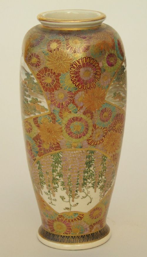 Fine Hand Painted Japanese Satsuma Vase Hakuzan