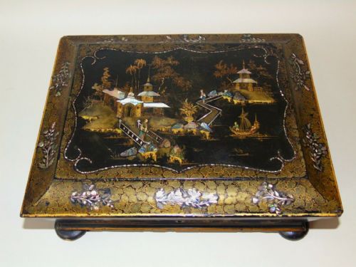 Early Victorian Chinoiserie Lacquered Jewellery Box