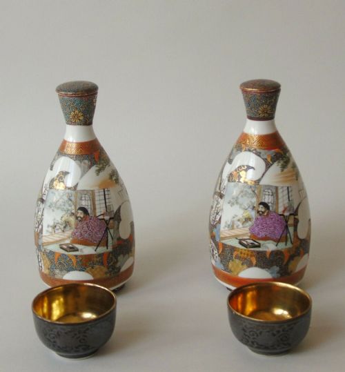 Meiji Period Japanese Kutani Porcelain Saki Bottles & Cups