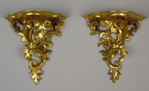 Good Pair of Giltwood Hand Carved Wall Brackets