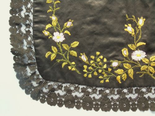 VICTORIAN HAND EMBROIDERED SILK APRON MAIDS PINNEY - ADDITIONAL PHOTO 4
