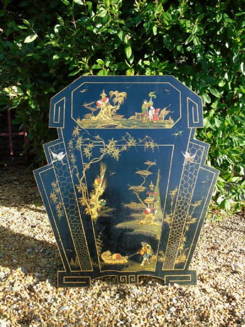 Pretty Japanese Gilt & Black Lacquered Screen