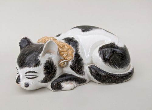 Japanese Kutani Model of a Sleeping Cat Meiji Period