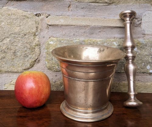 18TH CENTURY BRONZE MORTAR PESTLE