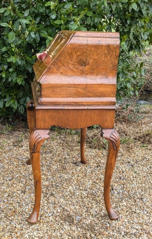 GEORGE I STYLE BURR WALNUT BUREAU ON STAND DESK - ADDITIONAL PHOTO 9