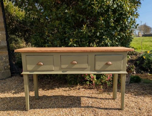 BEAUTIFUL 19TH CENTURY HAND PAINTED DRESSER BASE