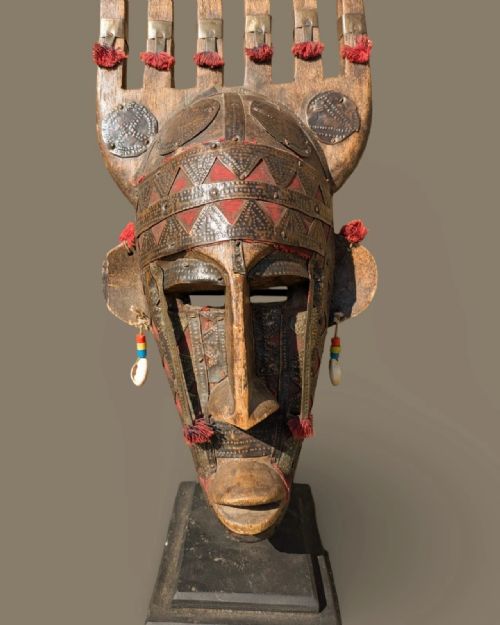 fig 1. Antique Tribal Bamana Mask