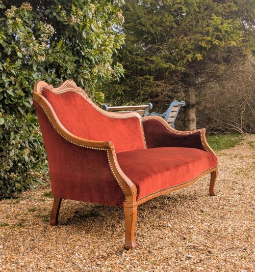 fig 1. Late Victorian Chaise Longue Walnut