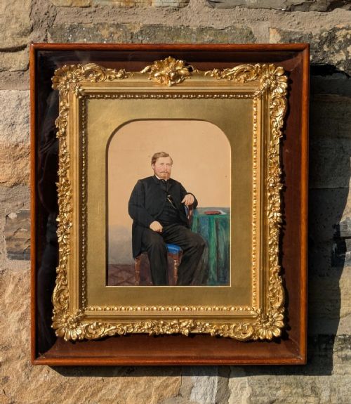 RARE VICTORIAN GILT FRAME DEEP GLAZED BOX VELVET MOUNT WITH PORTRAIT Q