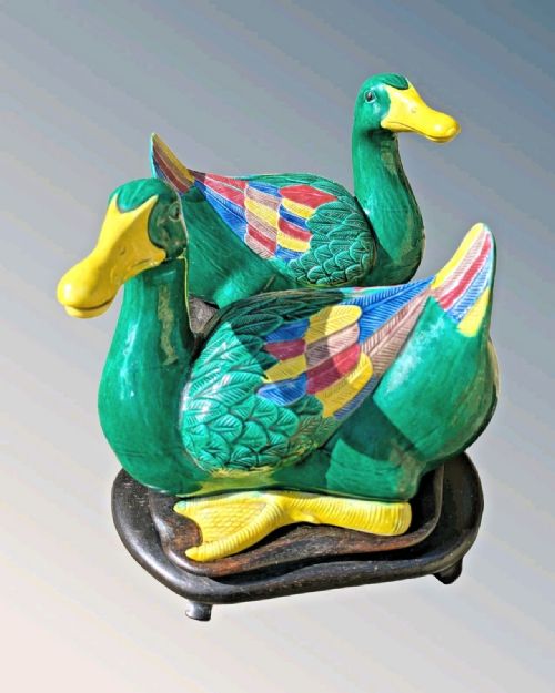 GOOD LARGE PAIR CHINESE PORCELAIN DUCKS MING STYLE SANCAI GLAZE - ADDITIONAL PHOTO 4