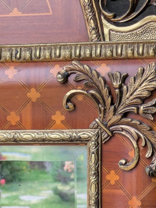 ELEGANT REGENCY REVIVAL FRENCH WALL MIRROR OF GOOD SCALE - ADDITIONAL PHOTO 5