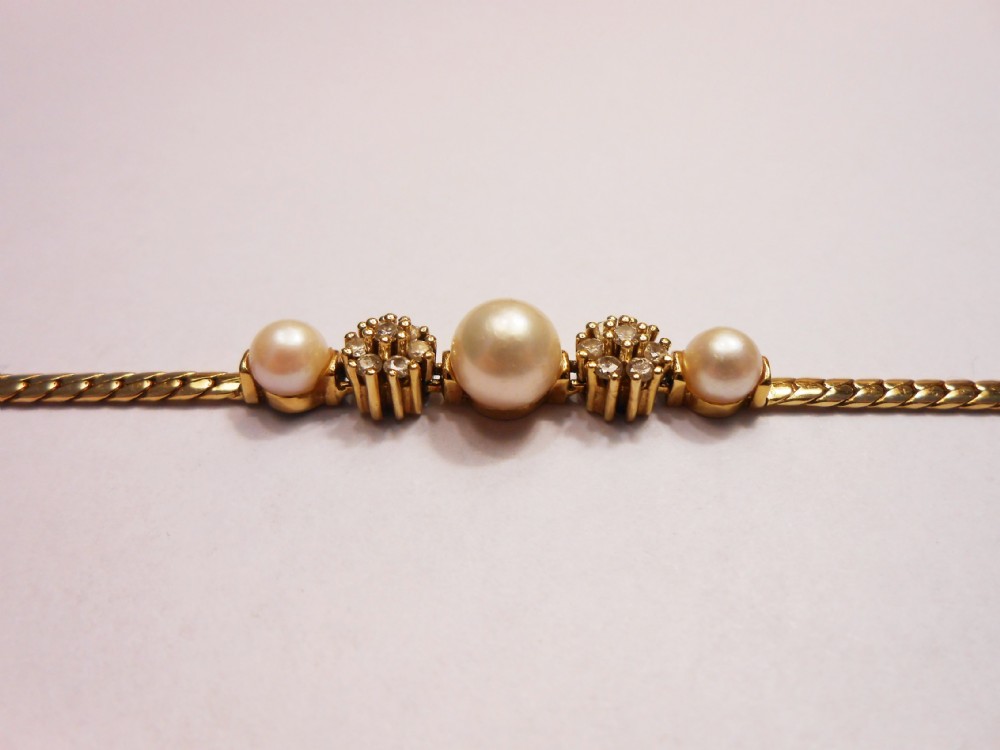 Cultured Pearl and Diamond 18ct Gold Bracelet, 0.30 Carat