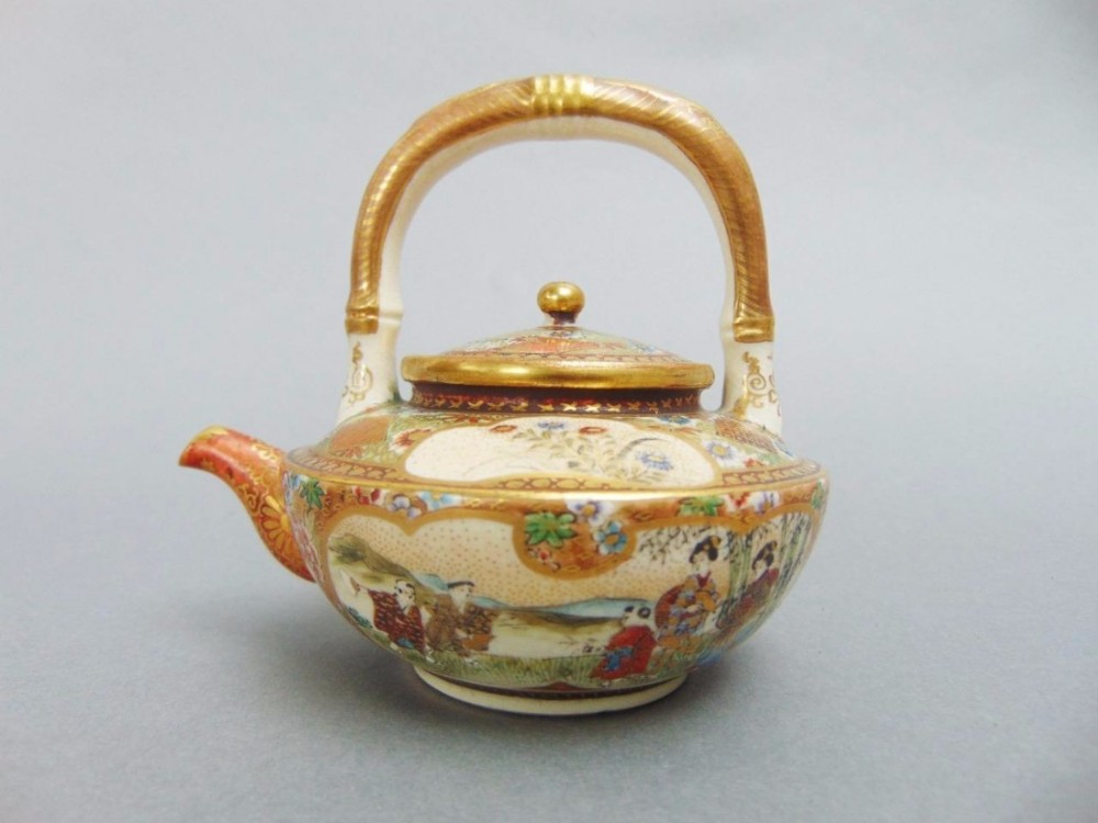 Fine Hand Painted Japanese Miniature Satsuma Teapot