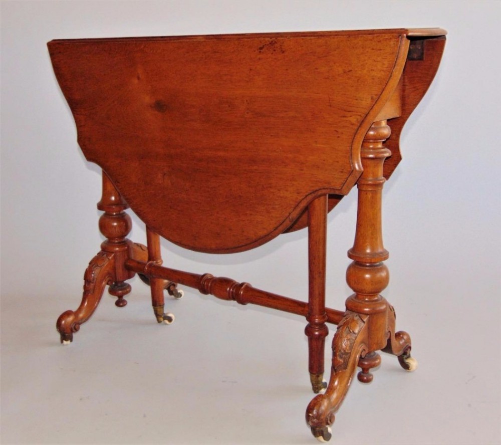 Pretty Victorian Oak Sutherland Table