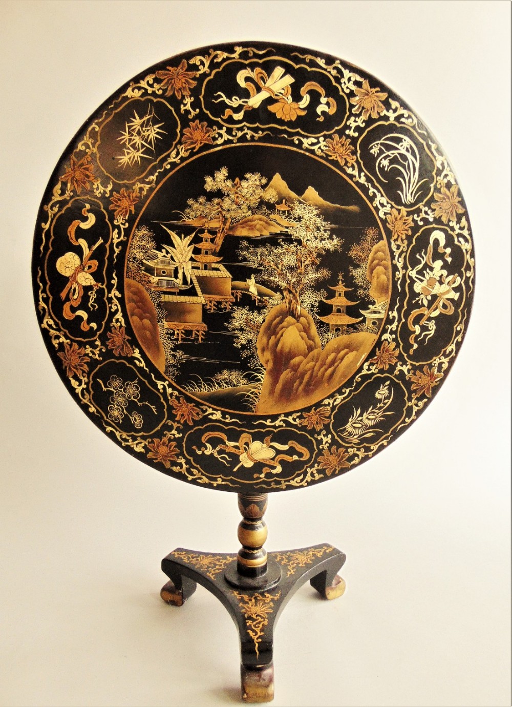 Lacquered Chinese Chinoiserie Pedestal Table 19th Century