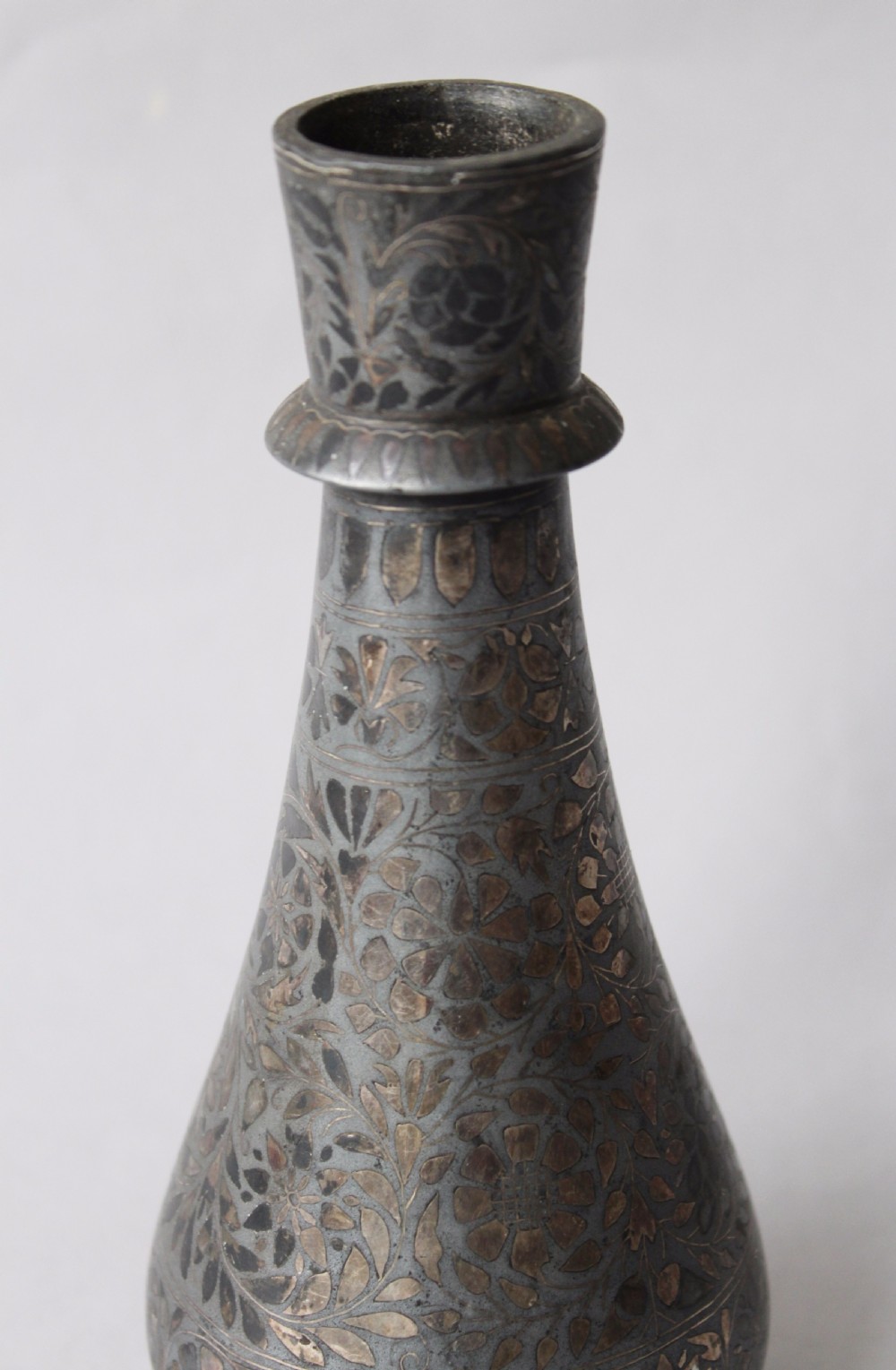 Antique Indian Bidri Vase Silver Inlay View VIII
