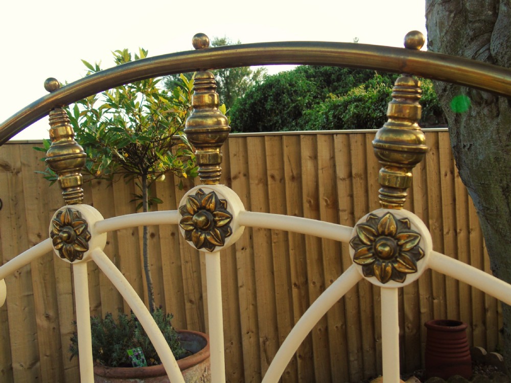 Pretty Victorian Brass and Cast Iron Double Bed View III