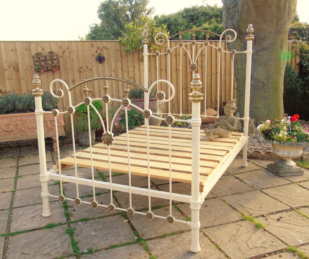 Pretty Victorian Brass and Cast Iron Double Bed View V