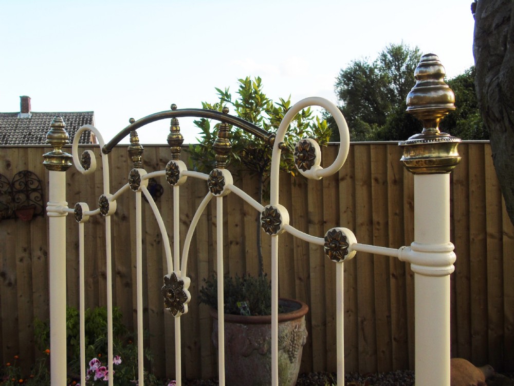 Pretty Victorian Brass and Cast Iron Double Bed View VI