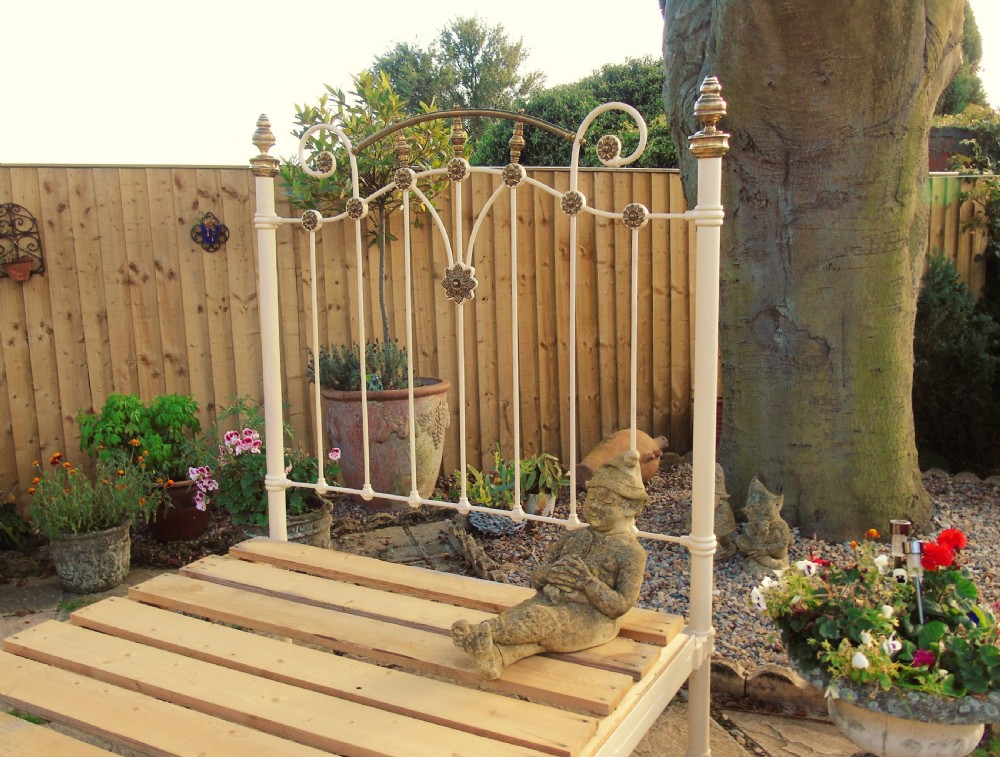 Pretty Victorian Brass and Cast Iron Double Bed View IX