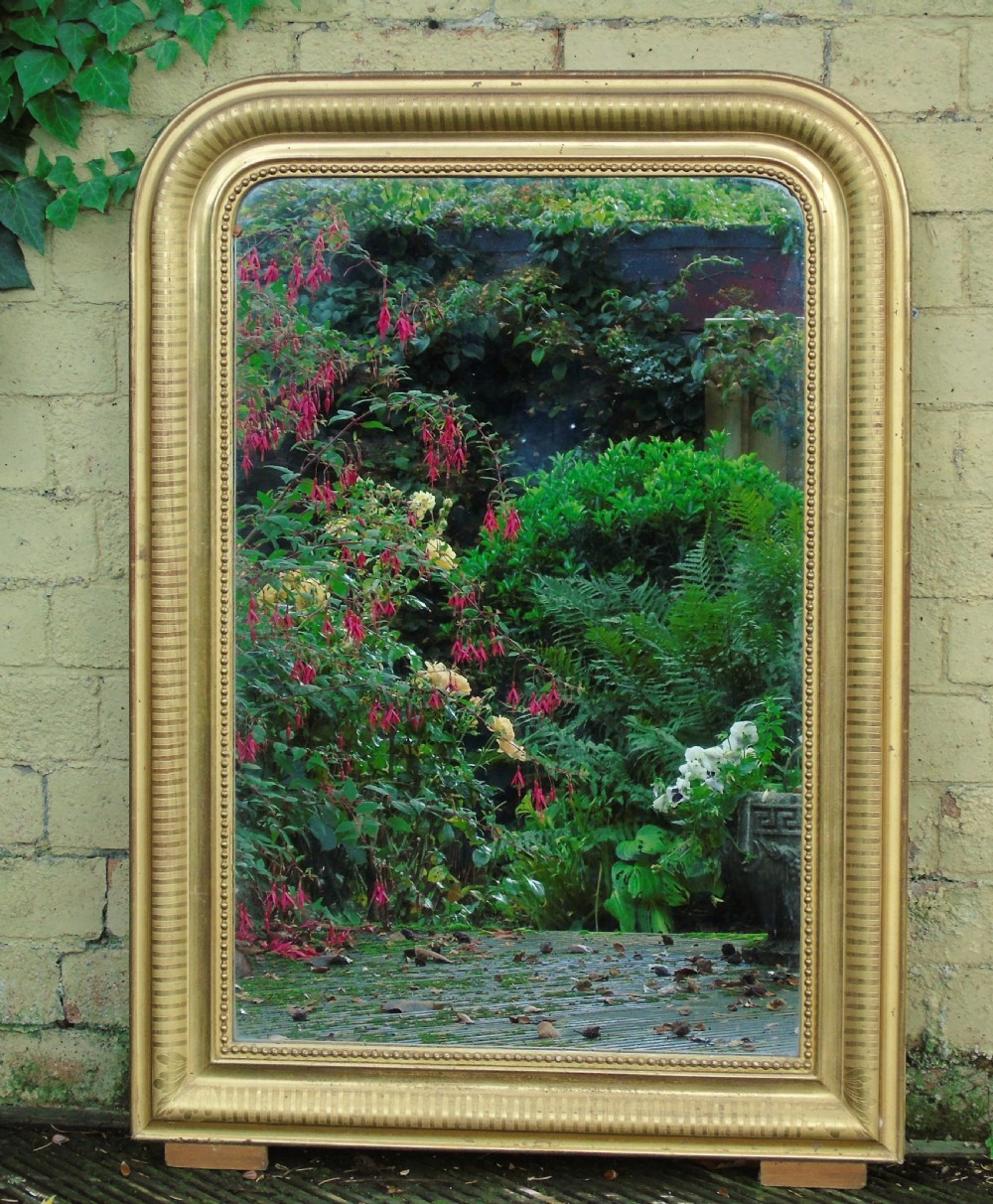 Pretty French Arched Gilt Mirror Neat Proportions View III