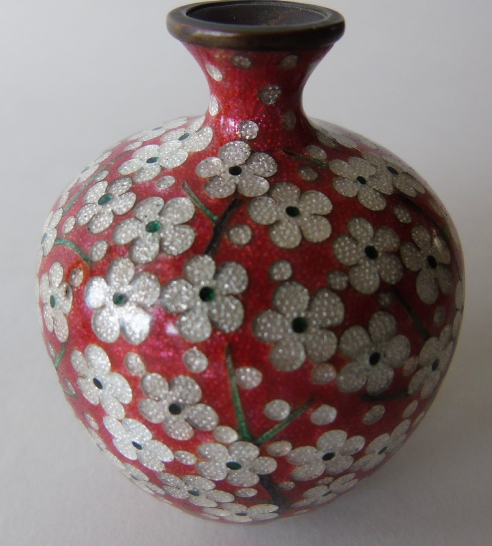 Antique Meiji Pair of Ginbari Cloisonne Vases View X