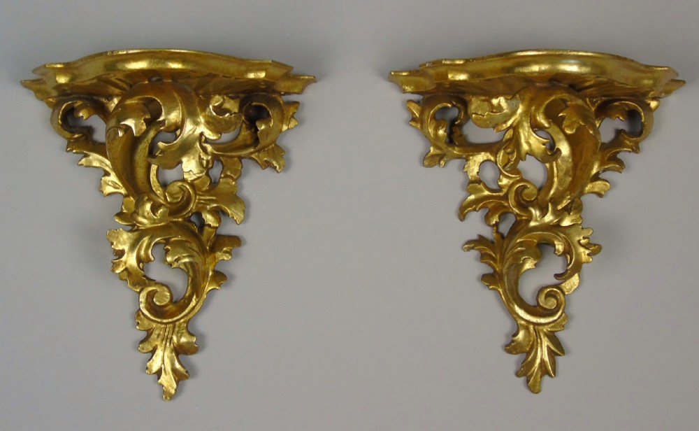 Good Pair of Giltwood Hand Carved Wall Brackets