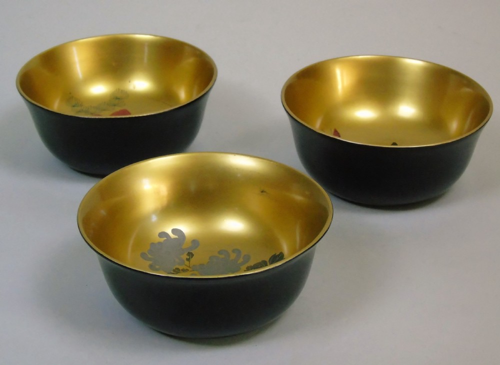 Beautiful Set of Three Japanese Lacquer Bowls View VI