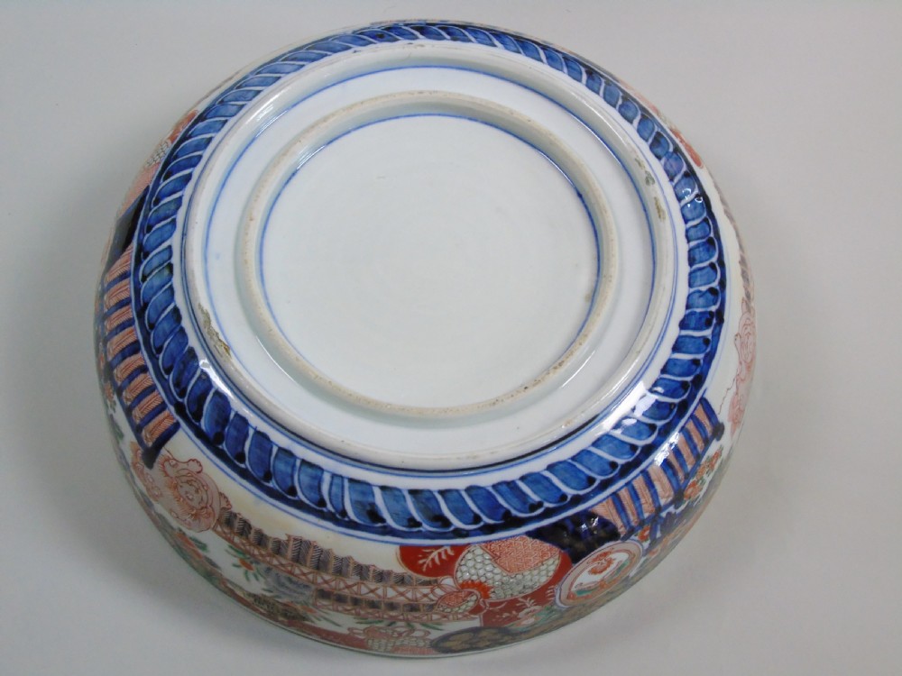 Good Set of Three Graduating Japanese Imari Bowls View VI