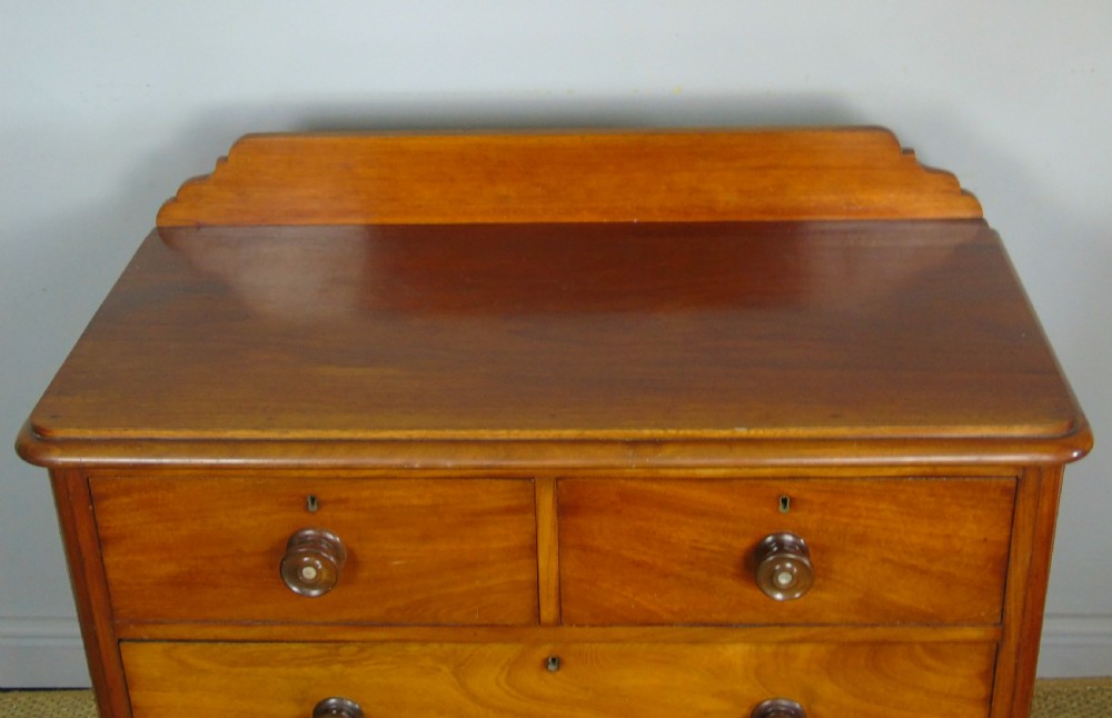 Good Quality Victorian Mahogany Chest of Drawers View IV