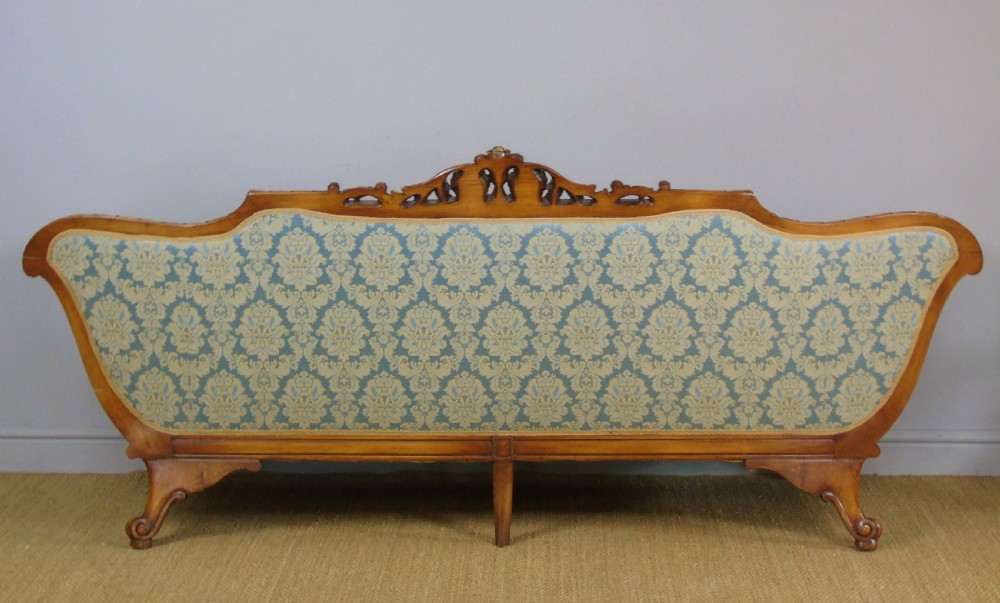 Superb French Walnut Sofa Early 20th Century View XII