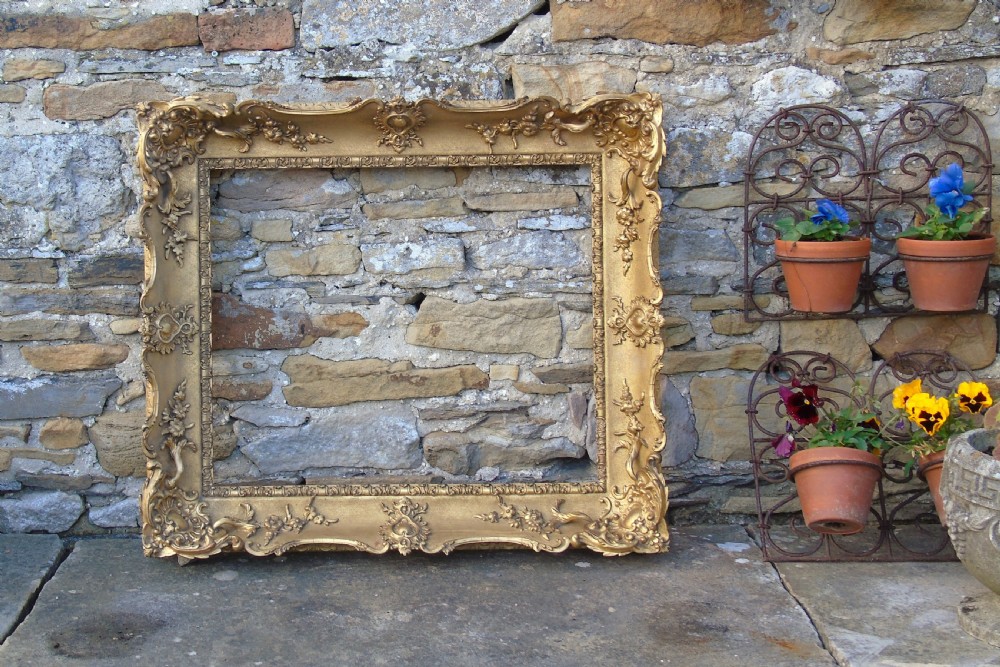 Good Quality Victorian Gilt Swept Picture Frame View V