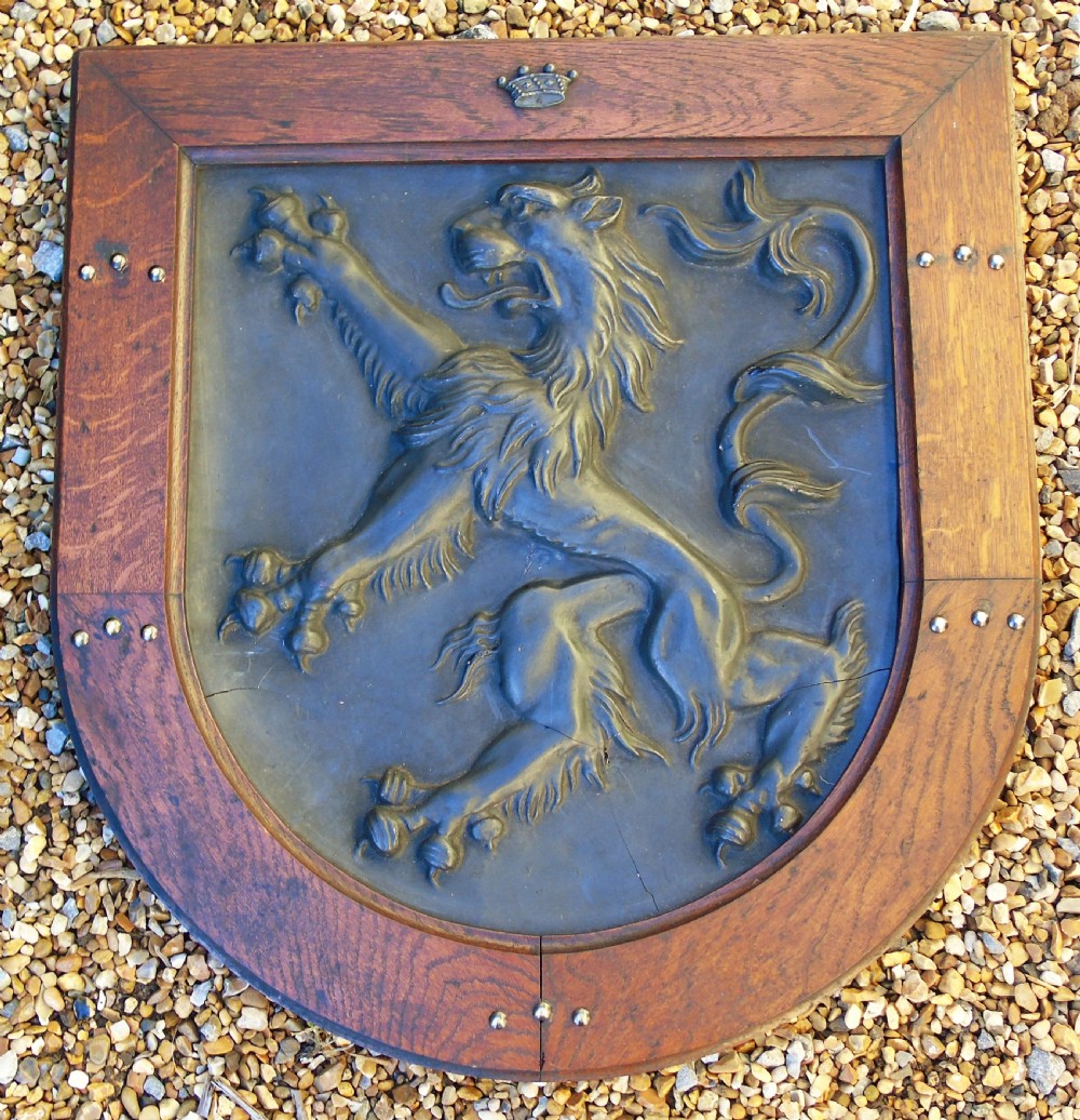 Oak Frame Lion Crest Pennant Coat of Arms View V