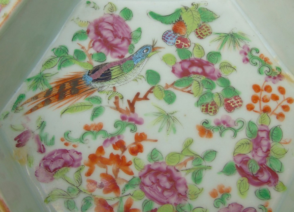 19th Century Daoguang Cantonese Porcelain Bowl Famille Rose View II