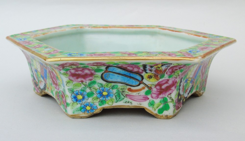 19th Century Daoguang Cantonese Porcelain Bowl Famille Rose View IV