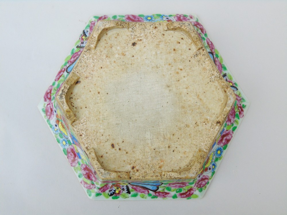 19th Century Daoguang Cantonese Porcelain Bowl Famille Rose View IX