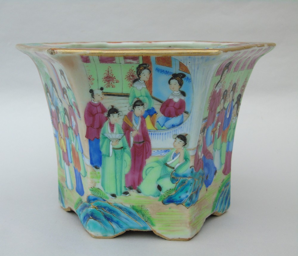 19th Century Daoguang Cantonese Porcelain Jardiniere Famille Rose
