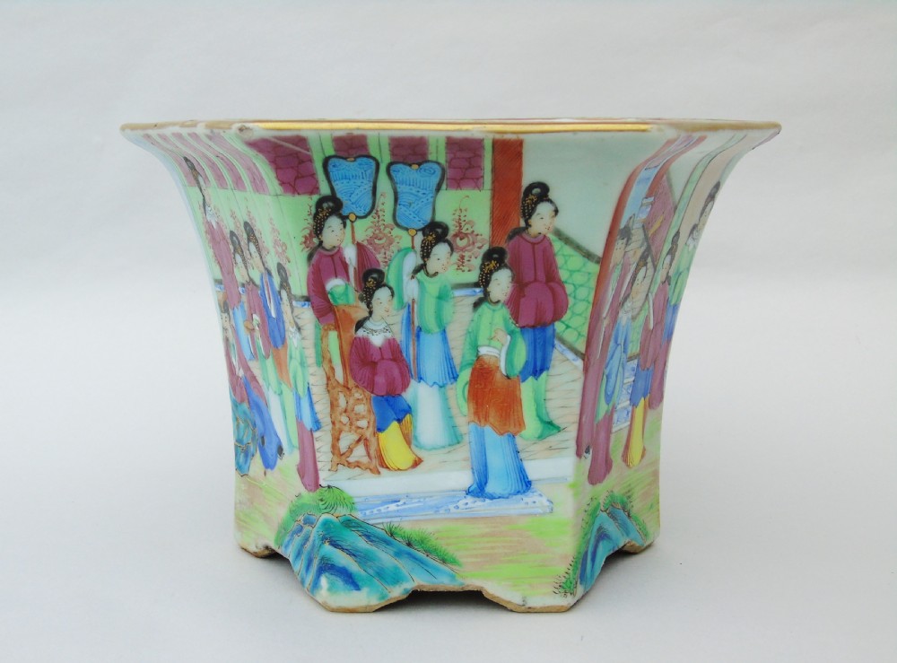 19th Century Daoguang Cantonese Porcelain Jardiniere Famille Rose View X