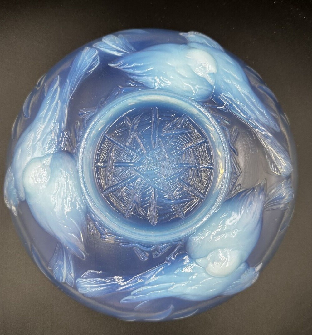 French Ezan Opalescent Bowl Nesting Birds