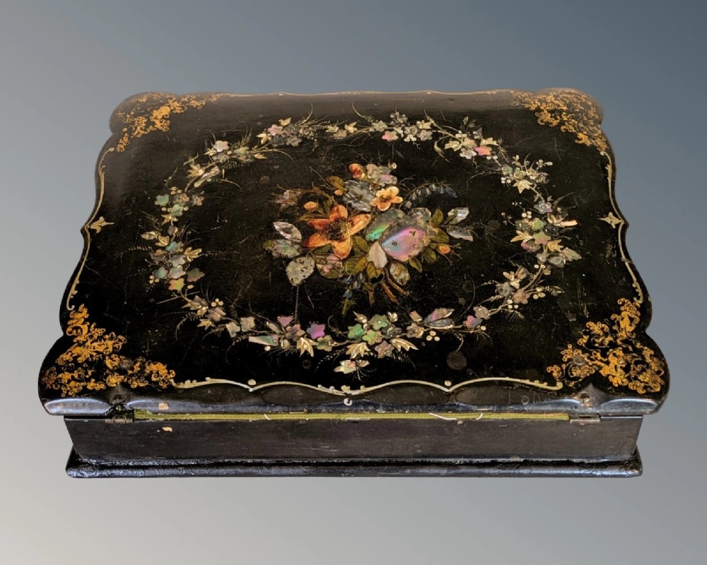 Pretty Victorian Papier Mache Writing Slope