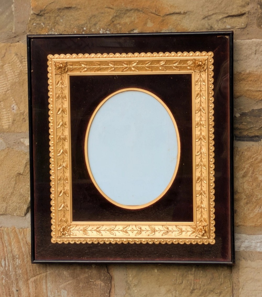 Rare Victorian Oval Gilt Frame Deep Glazed Box Velvet Mount (I)