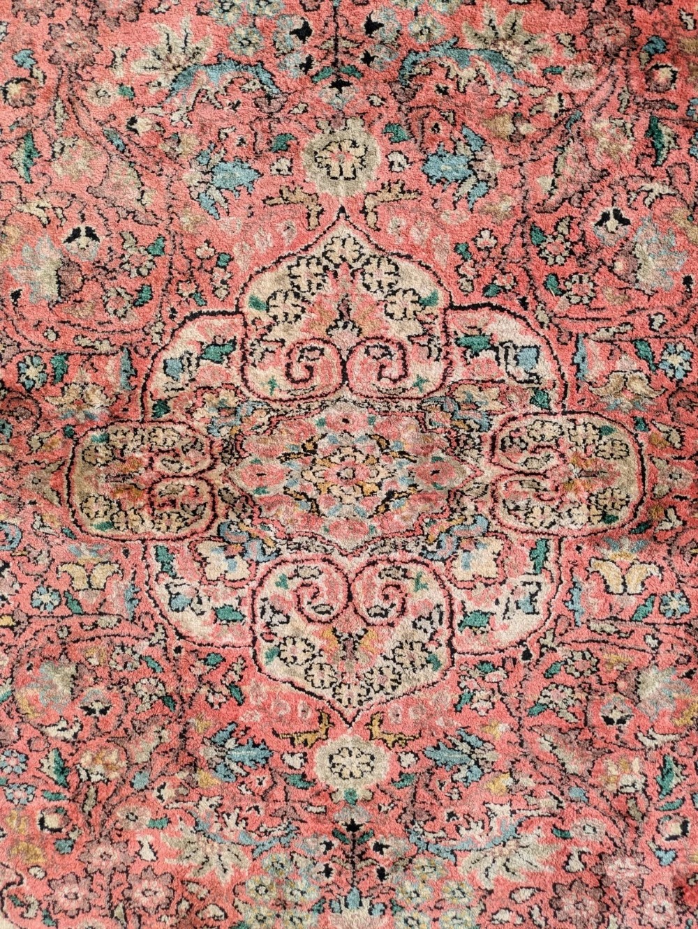 Pretty Karshan Silk Rug Carpet Hand Woven View V
