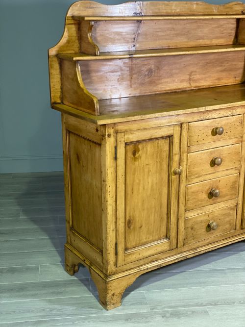 19TH CENTURY PINE DRESSER - ADDITIONAL PHOTO 1