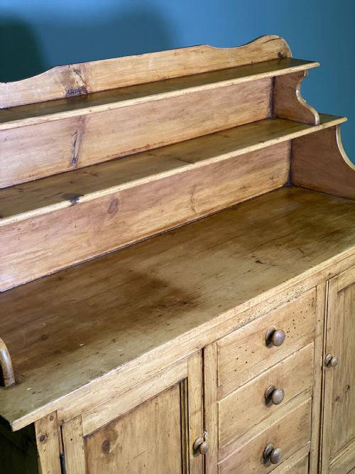 19TH CENTURY PINE DRESSER - ADDITIONAL PHOTO 7
