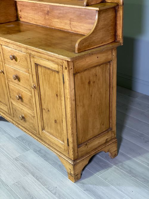 19TH CENTURY PINE DRESSER - ADDITIONAL PHOTO 9