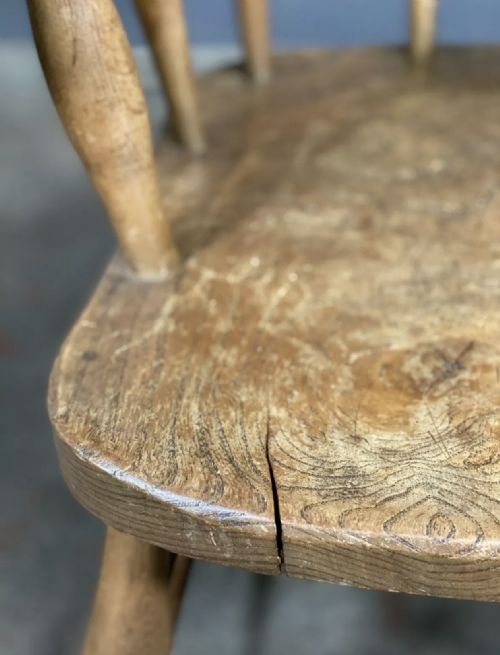 ANTIQUE ELM SMOKERS BOW CAPTAINS CHAIR WITH OVERSIZED ARM - ADDITIONAL PHOTO 2