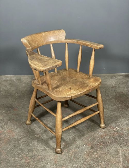 ANTIQUE ELM SMOKERS BOW CAPTAINS CHAIR WITH OVERSIZED ARM - ADDITIONAL PHOTO 10