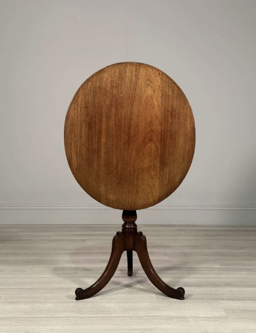 victorian tripod tilt top table - CATEGORY: ANTIQUE TABLES - DATED 19TH CENTURY